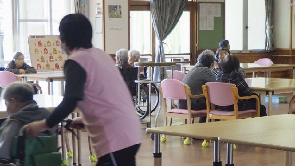 مراکز نگهداری از سالمندان در ژاپن به دلیل تورم ورشکست شده اند!