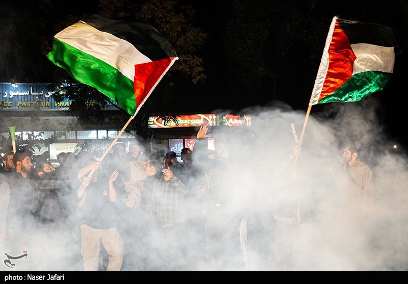 جشن مردم ارومیه از پیروزی مقاومت/اعلام حمایت از عملیات طوفان‌الاقصی + فیلم