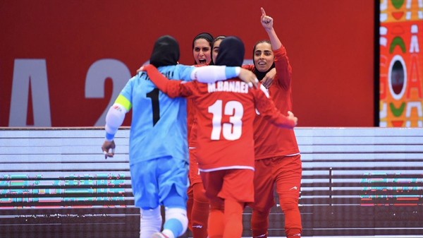 فوتسال بانوان با عبور از دیوار چین جهانی شد