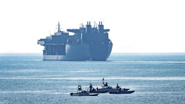 سناریوی ۳۰۰ دلاری برای نفت با بسته شدن تنگه هرمز