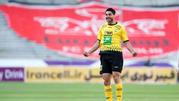 مقاومت سپاهان در برابر پیوستن ستاره‌اش به تیم اماراتی