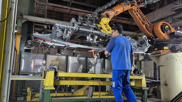 کاهش ادامه‌دار تولید ایران‌خودرو با کروز