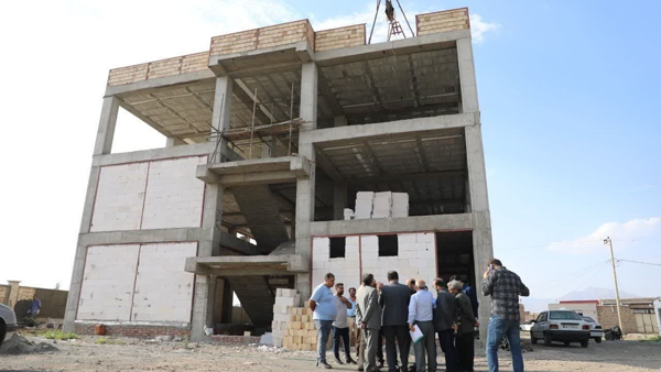 خودداری استاندار آذربایجان غربی از افتتاح دو طرح درمانی ناقص