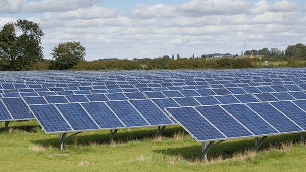 کلنگ‌زنی نیروگاه خورشیدی ۱۰ مگاواتی در سلماس