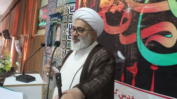 امام‌جمعه میاندوآب: باید روحیه انقلابی و جهادی را حفظ کرد