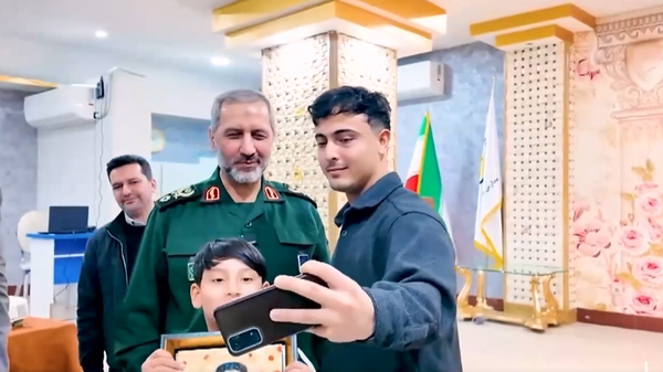 دیدار فرمانده نیروی هوافضای سپاه با فرزندان شهدا