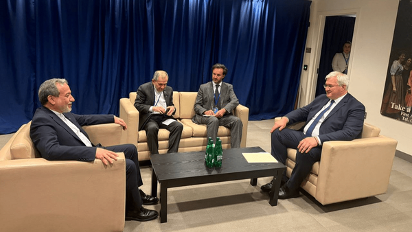 گفتوگوی عراقچی و همتای اوکراینی درباره حمله به کشتی ایرانی در خزر گفتوگوی عراقچی و همتای اوکراینی درباره حمله به کشتی ایرانی در خزر